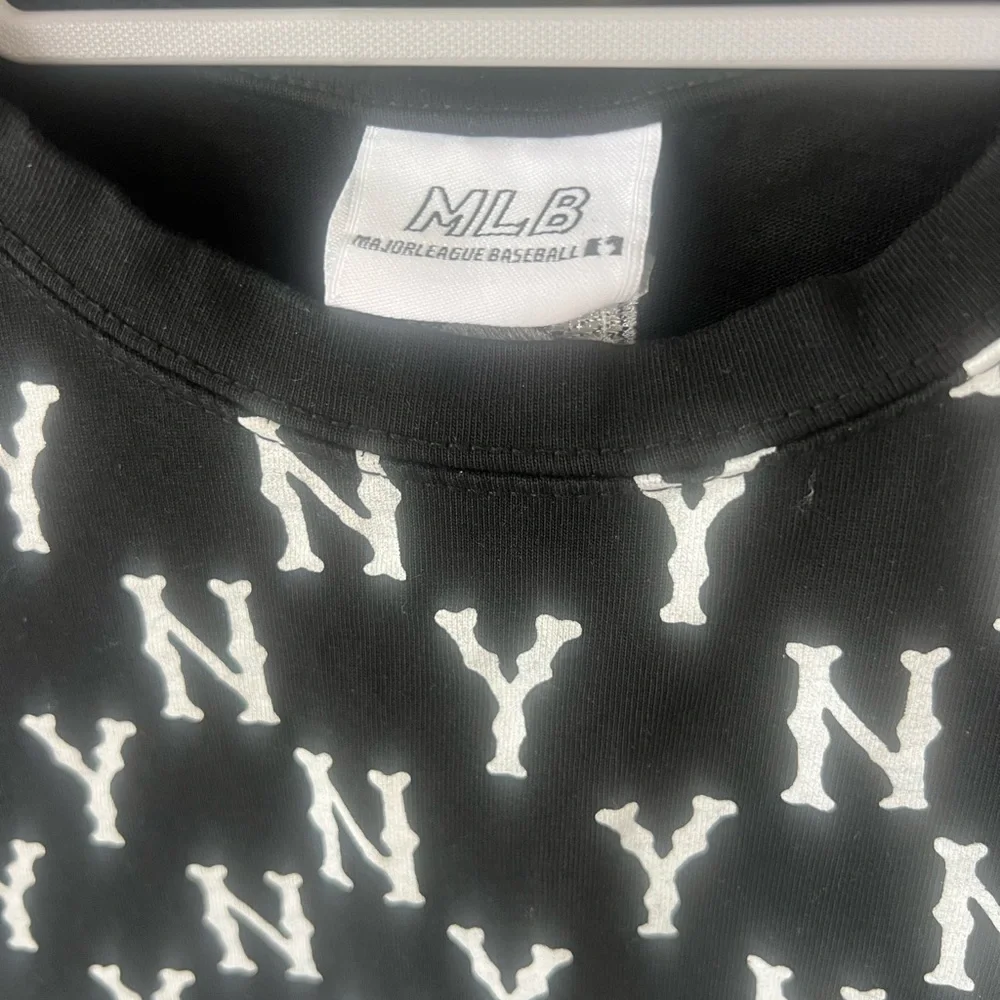 MLB Black and White NY Kids Tee